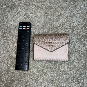 Michael Kors Jet Set Charm Medium Two-Tone Metallic Logo Envelope Wallet